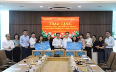 NXB Giáo dục Việt Nam cam kết đồng hành với học sinh vùng bão lũ, khó khăn