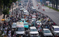 Sốt ruột với kẹt xe