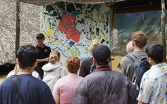 Địa đạo Củ Chi hấp dẫn khách Tây