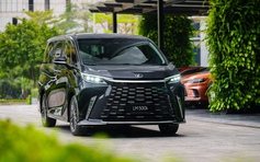 'Biệt thự di động' Lexus LM 500h giá 7,53 tỉ có gì hấp dẫn đại gia Việt?