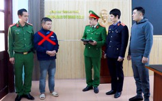 Gửi tin nhắn 'báo hàng lậu' cho phó giám đốc công an tỉnh, 'siêu lừa' sa lưới