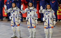 Nghi va chạm rác vũ trụ, Trung Quốc hoãn đưa phi hành gia Thần Châu 20 trở về