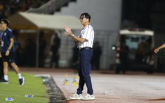 Phản ứng trái ngược sau trận cầu kịch tính: HLV Lê Huỳnh Đức mãn nguyện dù thua, HLV Ninh Bình thì…
