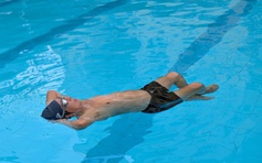 Gặp nạn trên biển: Chuyên gia chỉ kỹ năng thả nổi giúp giữ an toàn, sống sót