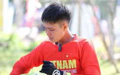 Cua rơ Việt Nam rơi lệ vì không thể 'bay' tốt ở đường đua trong sở thú, HLV lên tiếng