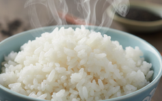 Cơm nguội và cơm nóng: loại nào ít làm tăng đường huyết hơn?