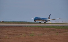 Máy bay Boeing 787 đã đáp thành công xuống sân bay Long Thành