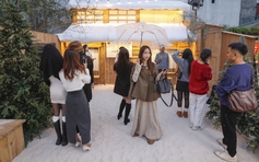 Giới trẻ Hà Nội thích thú check-in ngôi nhà tuyết dịp Noel