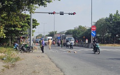 Truy tìm ô tô liên quan vụ cụ bà bị cán tử vong gần cầu Mỹ Thuận