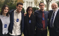 Mối quan hệ 'thù địch' giữa các con nhà đạo diễn Rob Reiner