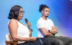 Nỗi đau người mẹ khi con trai cầu thủ cắt bỏ chân vì bệnh não mô cầu