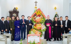 Phó thủ tướng Hồ Quốc Dũng chúc mừng Giáng sinh đồng bào Công giáo tại Huế