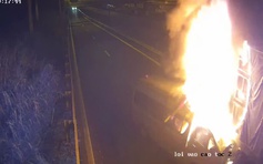 Xe cứu thương tông xe đầu kéo ở đường dẫn trạm dừng nghỉ cao tốc: 3 người tử vong