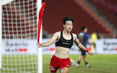 Dân mạng tò mò chiếc áo 'crop top' của Thanh Nhàn U.22 VN tại SEA Games 33