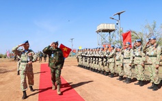 Chiến sĩ mũ nồi xanh xây 'những nhịp cầu của sự thấu hiểu và hữu nghị'