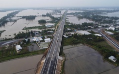 Cao tốc Cần Thơ - Cà Mau lùi thời gian 'mở cửa' 2 ngày