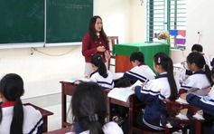 Giáo viên hợp đồng lại gặp khó