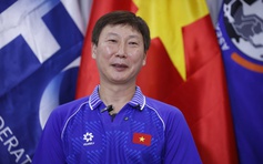 HLV Kim Sang-sik: 'Ba danh hiệu năm 2025 là mồ hôi, nước mắt và danh dự của bóng đá Việt Nam'