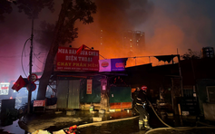 Hà Nội: Cháy lớn ở chợ Xanh Định Công lúc rạng sáng
