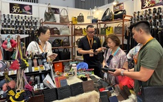 Mua sắm trong dịp Giáng sinh tăng hay giảm?