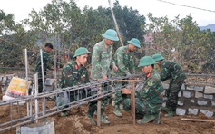 Tái thiết vùng rốn lũ: Những mái nhà nghĩa tình hồi sinh bên dòng Đa Nhim