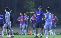 Thầy Kim chỉ rõ đối thủ đáng sợ nhất tại châu Á, U.23 Việt Nam tập chiến thuật làm quen múi giờ