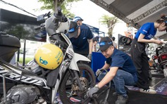 Hơn 1.200 xe máy của công nhân được kiểm tra, bảo dưỡng miễn phí