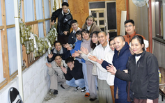 Người Việt đón năm mới 2026 ở nước duy nhất trên thế giới bỏ Tết Nguyên đán