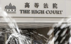 Lãnh án 18 năm tù vì ‘thêm số 0’ vào tờ séc