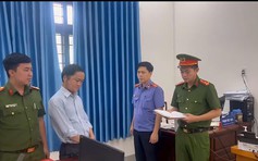 Bắt cựu cán bộ địa chính xã lạm dụng chức vụ quyền hạn chiếm đoạt tài sản