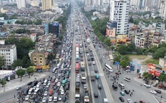 Người đổ về quê nghỉ tết Dương lịch 2026, cửa ngõ Hà Nội ùn tắc