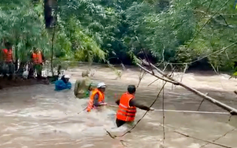 Giải cứu nhân viên đo đạc dự án hồ Ka Pét mắc kẹt giữa rừng