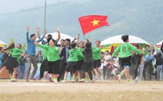 Chung kết bóng đá nữ dân tộc rực lửa ở Bình Liêu
