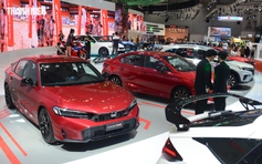 Tháng cuối năm, hàng loạt ô tô tại Việt Nam ồ ạt giảm giá