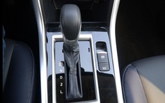 Nhiều tài xế nhầm giữa phanh tay điện tử và Auto Hold, dùng sao cho đúng?