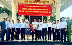 Khen thưởng người đàn ông 'bơi yếu' dũng cảm lao xuống kênh cứu người ở TP.HCM