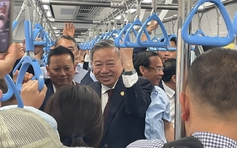 Người dân TP.HCM bất ngờ gặp Tổng Bí thư Tô Lâm trên tàu metro số 1