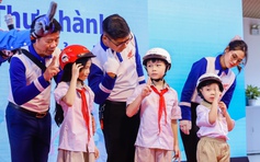 Hơn 1,7 triệu mũ bảo hiểm Honda tiếp tục đến với học sinh lớp một