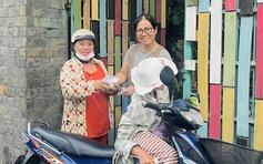 TP.HCM nghĩa tình: Duyên lành vợ chồng 'đũa lệch' tặng bánh mì chay 0 đồng