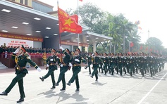 Trường sĩ quan Lục quân 1 đón nhận Huân chương Bảo vệ Tổ quốc hạng nhất