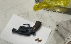 Bị đột kích, nhóm ma túy nổ súng, rút dao chống trả công an