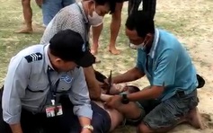 Khách Nga ấn tượng trước màn bắt trộm của 'biệt đội' ở biển Đà Nẵng