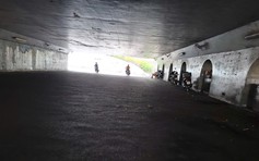 Hầm chui Tân Tạo thiếu ánh sáng