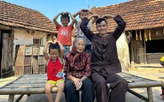 Chàng trai về quê nấu ăn cùng bà bên căn nhà cổ gần 100 năm