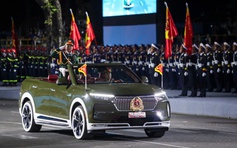 Ngắm dàn xe mui trần VF9 trong buổi hợp luyện diễu binh tại TP.HCM