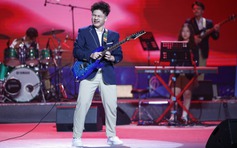 Ấn tượng những màn trình diễn như 'concert' của nhóm nhạc học sinh