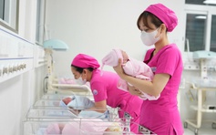 Từ sau năm 1975 đến nay, dân số TP.HCM tăng bao nhiêu người?
