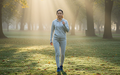 Ngày mới với tin tức sức khỏe: Bí quyết để đi bộ buổi sáng hiệu quả