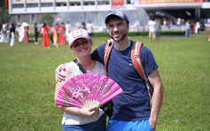 Du khách nước ngoài đến TP.HCM dịp lễ 30.4: 'Chuyến đi đặc biệt, đúng thời điểm'