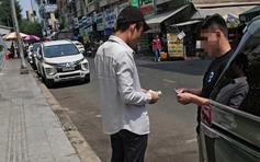 Dẹp nạn thu phí đỗ xe 'lụi' không khó, sao cứ để bức xúc kéo dài?